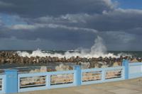 Wellengang am Hotelstrand