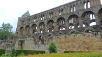 Jedburgh ist die wuchtigste der Border-Abbeys