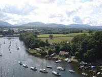 Caernarfon - Blick zu Snowdonia