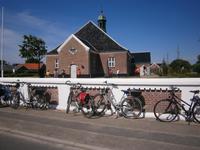 Unsere Räder vor der Kirche