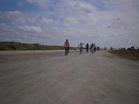 Eberhardt Gaeste bei der Radtour am Strand auf Fano