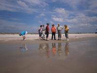 Eberhardt Gaeste bei der Radtour am Strand auf Fano