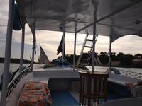 Wir fahren mit dem Motorboot zum Nubischen Dorf :-)