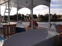 Wir fahren mit dem Motorboot zum Nubischen Dorf :-)