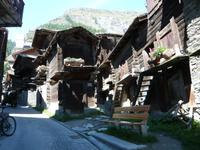 alte Holzhäuser in Zermatt