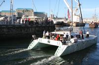 Luxusjacht läuft aus