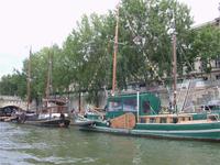 Hausboote auf der Seine