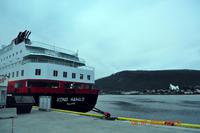Hurtigruten - MS Kong Harald in Tromsø mit Eismeerkathedrale
