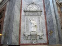 Statue in der Basilika