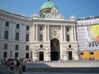 Michaelertrakt, Eingang zur Hofburg