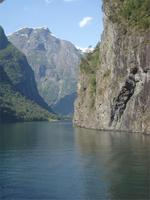 Naeroyfjord - schmalste Stelle