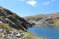 Blick in das Gebirge am See