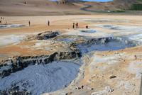 brodelnde Schlammquellen