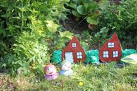 Im Garten von Petra's Steinhaus