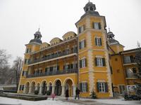 024 Ein Schloss am Wörthersee ...