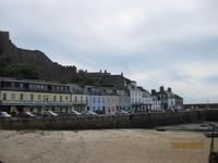 Die Hafenpromenade von Gorey
