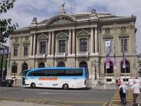 Unser Bus vor der Genfer Oper