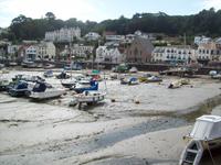 Hafen von St. Aubin bei Ebbe