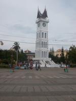 Wahrzeichen von Bukittinggi - der koloniale Uhrturm