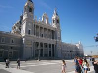 Kathedrale gegenüber Königspalast Madrid