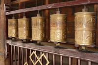 Gebetsmühlen im Jokhang-Kloster