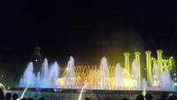 Leuchtspiele am Brunnen am Placa Espanya
