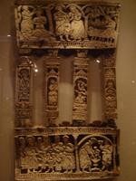 15 Kunstwerke aus Walknochen