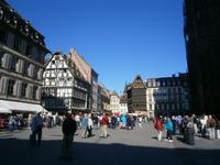 Straßburg, Münsterplatz, im Hintergrund das Maison Kammerzell