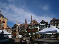Obernai, Odilienbrunnen auf dem Marktplatz