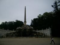 der historische Brunnen in Schönbrunn