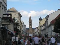 Potsdam Fußgängerzone mit Blick auf Kirche