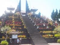 Eingangsstufen zum Haupttempel