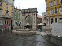 Das goldene Tor in Pula