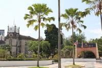 gegenüber der Nationalmoschee