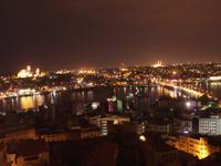 Süleymaniye und Fatih- Moschee bei Nacht