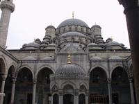 Im Hof der Neuen Moschee