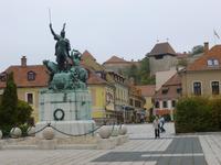 Dobó Platz und Burg