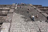 026 Aufstieg zur Mondpyramide