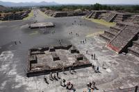 027 Blick von der Mondpyramide