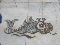 Bodenmalerei im Hafen von Lissabon