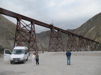 Fahrt entlang der Strecke des Zugs in die Wolken
