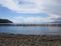 Blick auf den Titicaca-See von der Insel Suasi