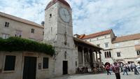 Uhrturm und Loggia in Trogir
