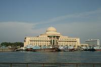 0090 Gericht in Sharjah