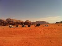 die Jeeps stehen zur Weiterfahrt bereit