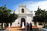 Kirche mit Hochzeitspaar in Stellenbosch