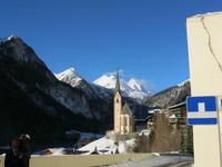 Wallfahrtskirche Heiligenblut mit Großglockner im Hintergrund
