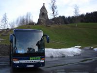 Bus am Denkmal von Morgarten