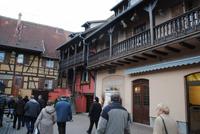 Im Innenhof des Weinguts Ruhlmann