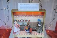 Geschmücktes Schaufenster im Rahmen des Märchenwettbewerbs zu Weihnachten